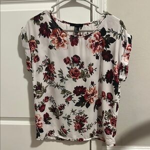 Forever 21 Red Floral Short Sleeve Blouse